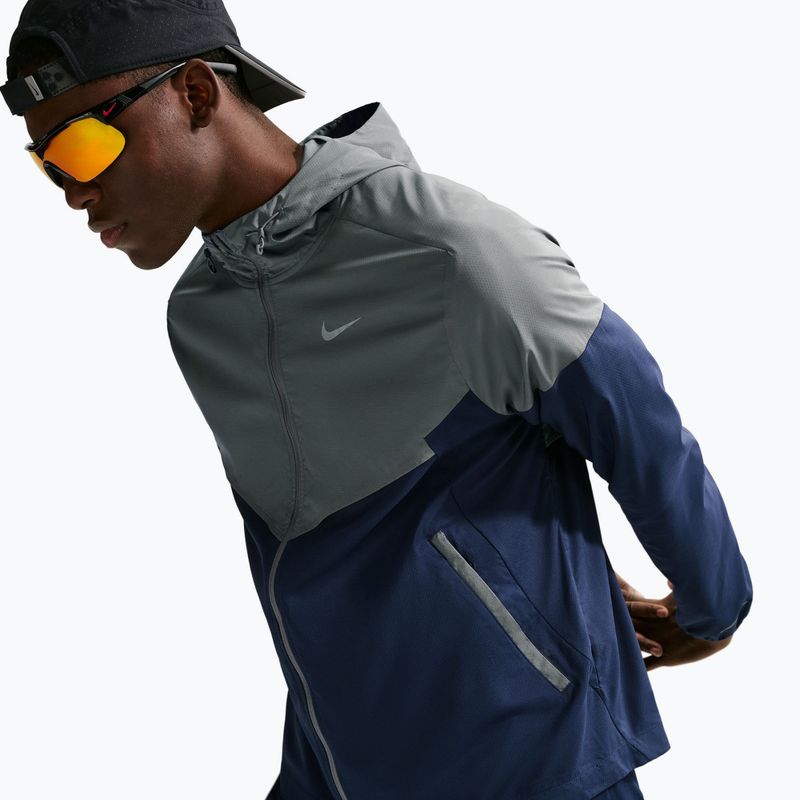 Men's running jacket Nike Impossibly Light Windrunner smoke grey/smoke grey/midnight navy 4