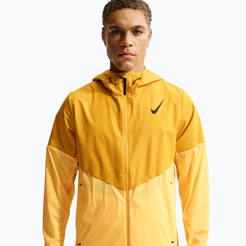 Men's running jacket Nike AeroSwift Storm-Fit Aerogami university gold/citron pulse/black 4