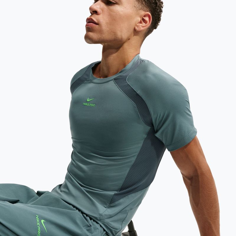 Men's training T-shirt Nike Pro Training Dri-Fit mineral slate/faded spruce/green strike 4