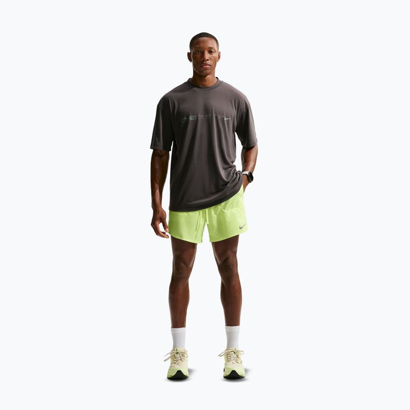 Men's running shorts Nike Stride Dri-Fit 2in1 7" volt ice 2