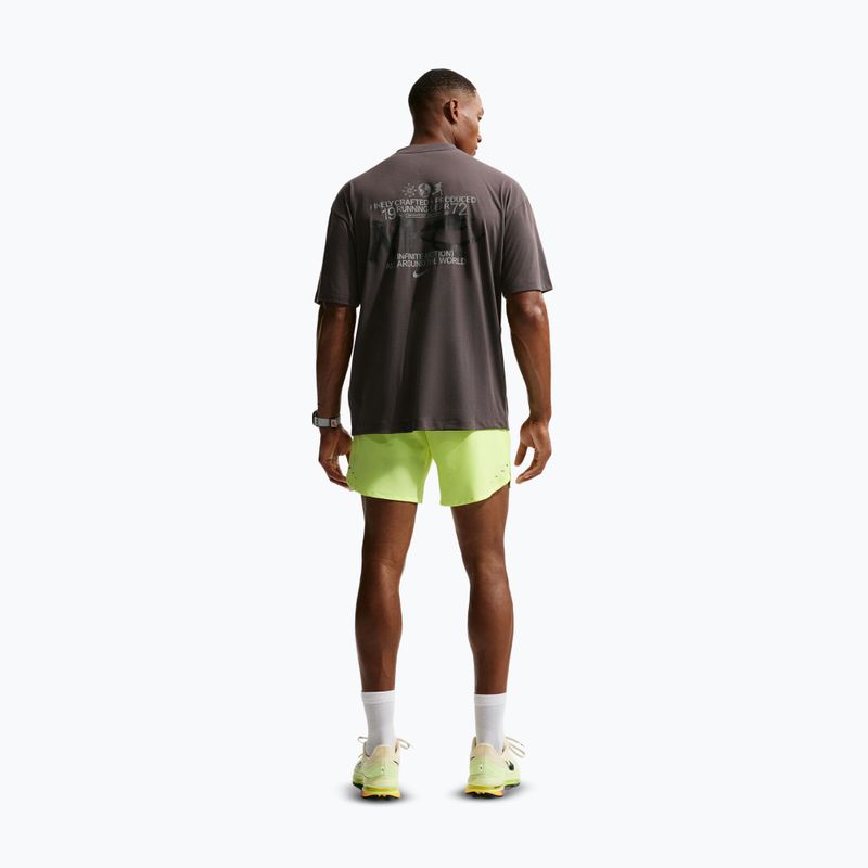Men's running shorts Nike Stride Dri-Fit 2in1 7" volt ice 3