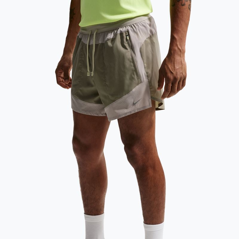 Men's running shorts Nike Stride Dri-Fit Brief-Lined 5" light army/spruce fog