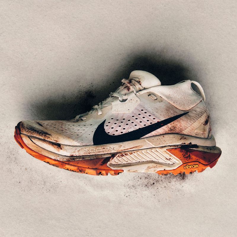 Women's running shoes Nike ACG Zegama Trail summit white/phantom/safety orange/black 8