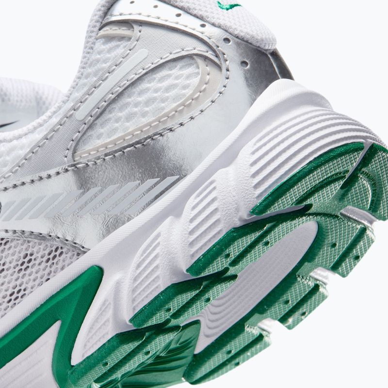 Shoes Nike V5 RNR whitevast grey/malachite 4