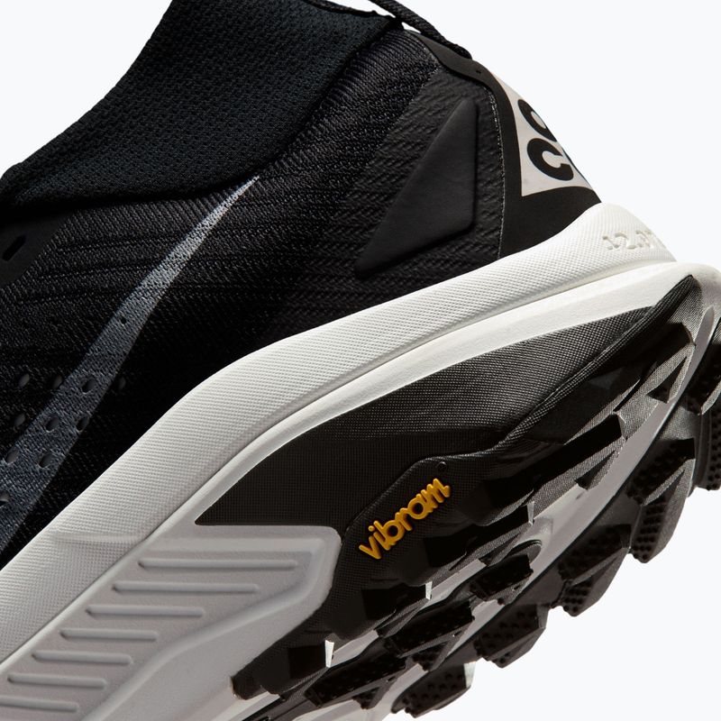 Men's running shoes Nike ACG Zegama black/safety orange/summit white 4