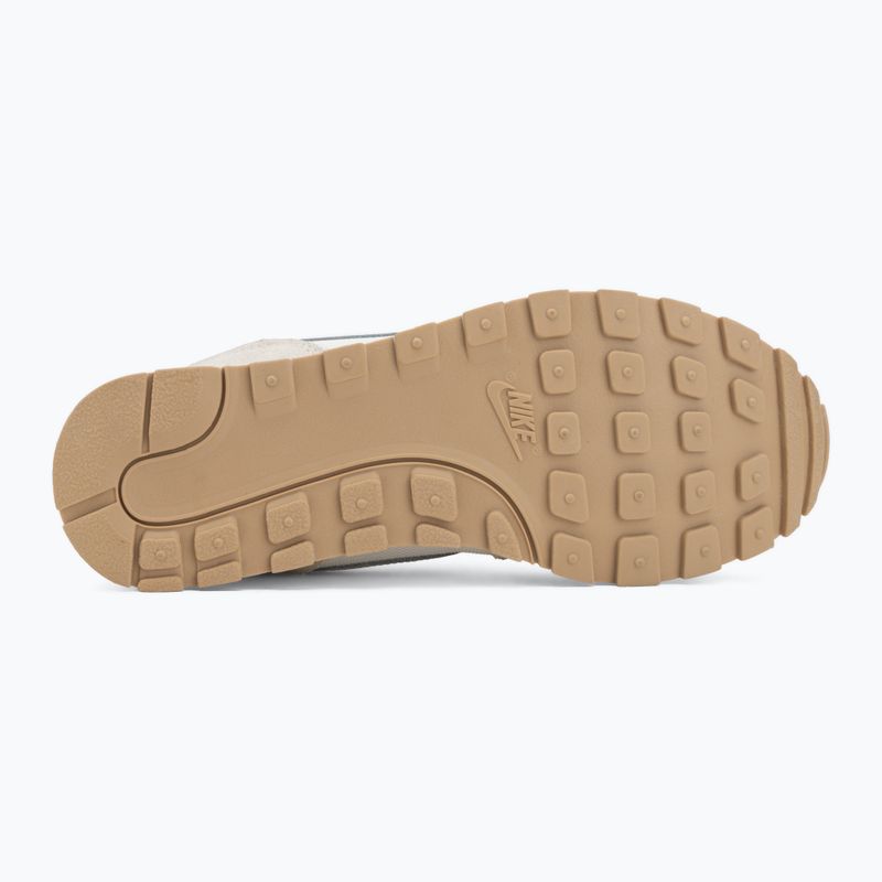 Women's shoes Nike MD Runner 2 SE coconut milk/black/linen/sail 4