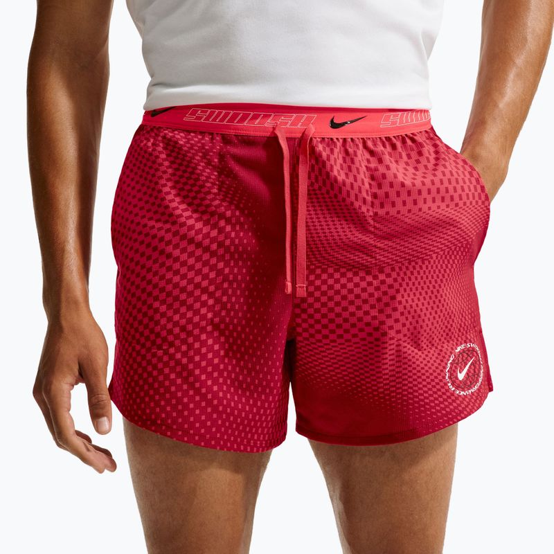 Men's running shorts Nike Stride fusion red 4