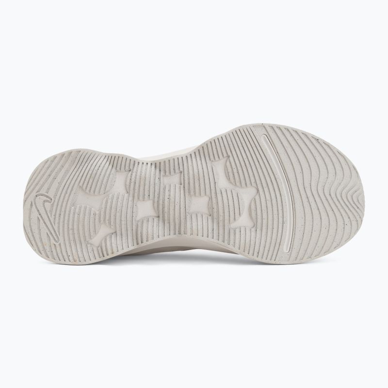 Women's shoes Nike Motiva 2 summit white/phantom/metallic silver 4