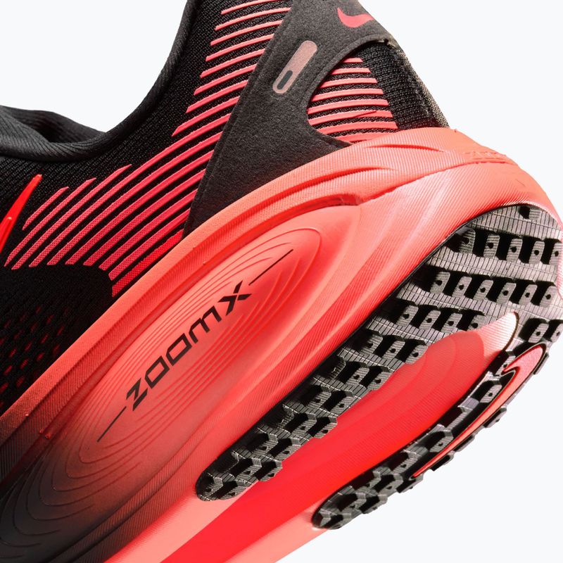 Men's running shoes Nike Vomero 18 black/university red/bright crimson 8
