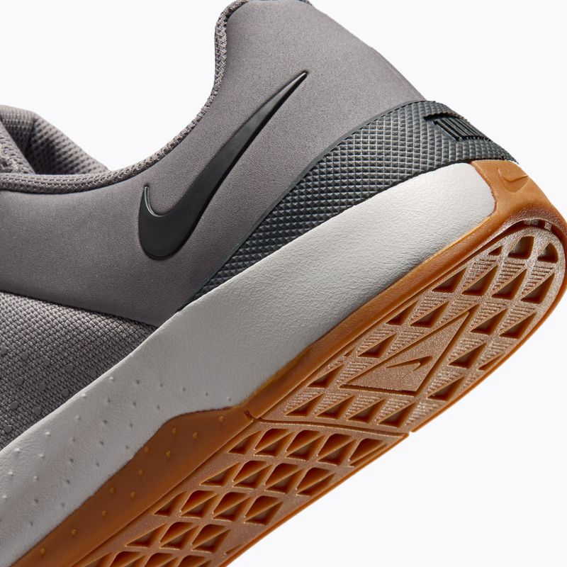 Men's training shoes Nike MC Trainer 4 pencil point/photon dust/dark smoke grey 6