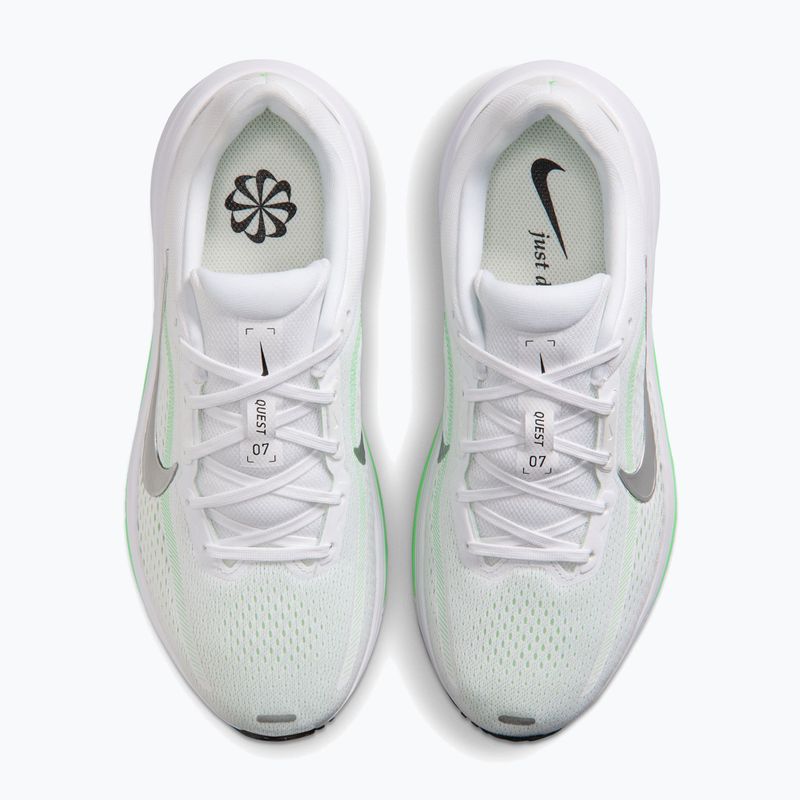 Women's running shoes Nike Quest 7 white/illusion green/metallic silver 5