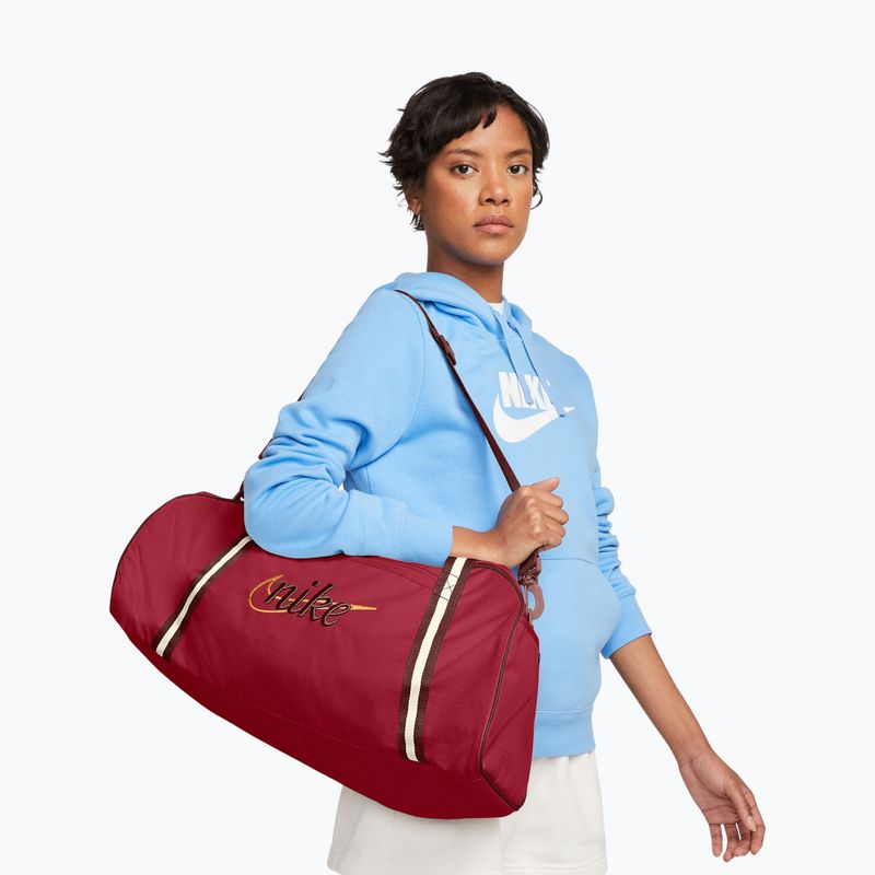 Women's training bag Nike Gym Club Retro 24 l tough red/mystic dates/mystic dates 9