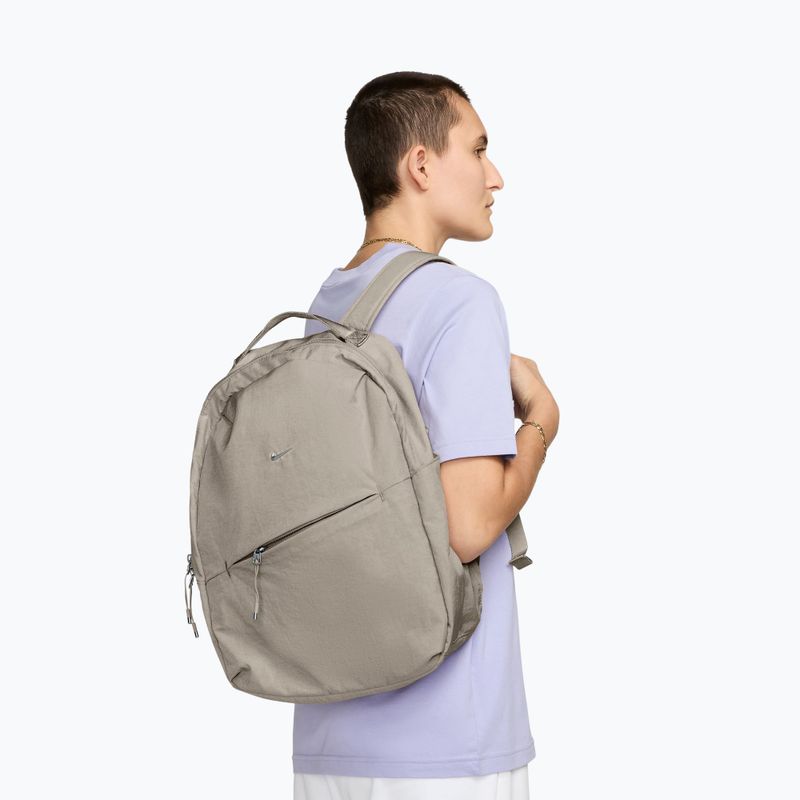 Urban backpack Nike Aura 24 l cream ii/cream ii/metallic silver brl 7