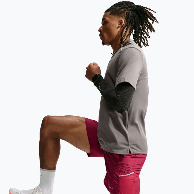 Men's running shorts Nike Miler tough red/sport red 4