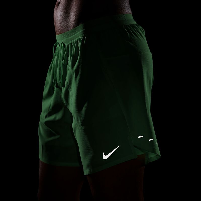 Men's running shorts Nike Stride Dri-Fit 2in1 7" green spark 7
