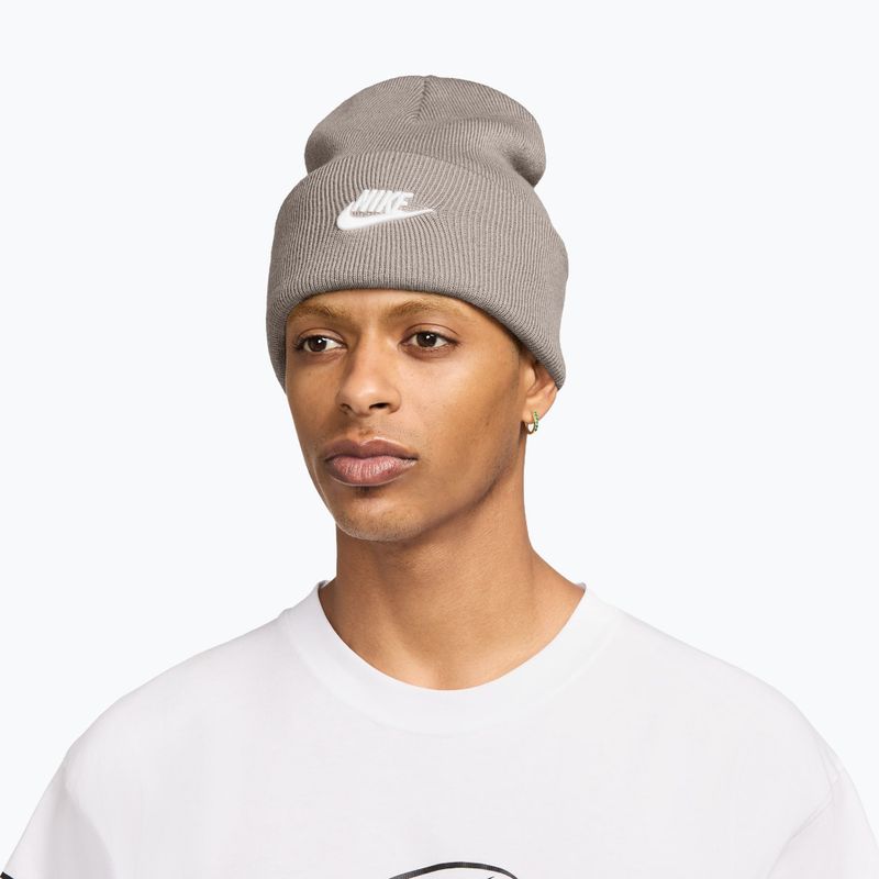Winter hat Nike Peak Futura Beanie moon particle/white 2