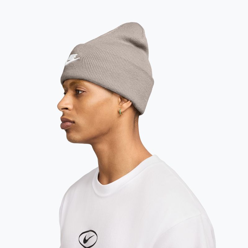 Winter hat Nike Peak Futura Beanie moon particle/white 3