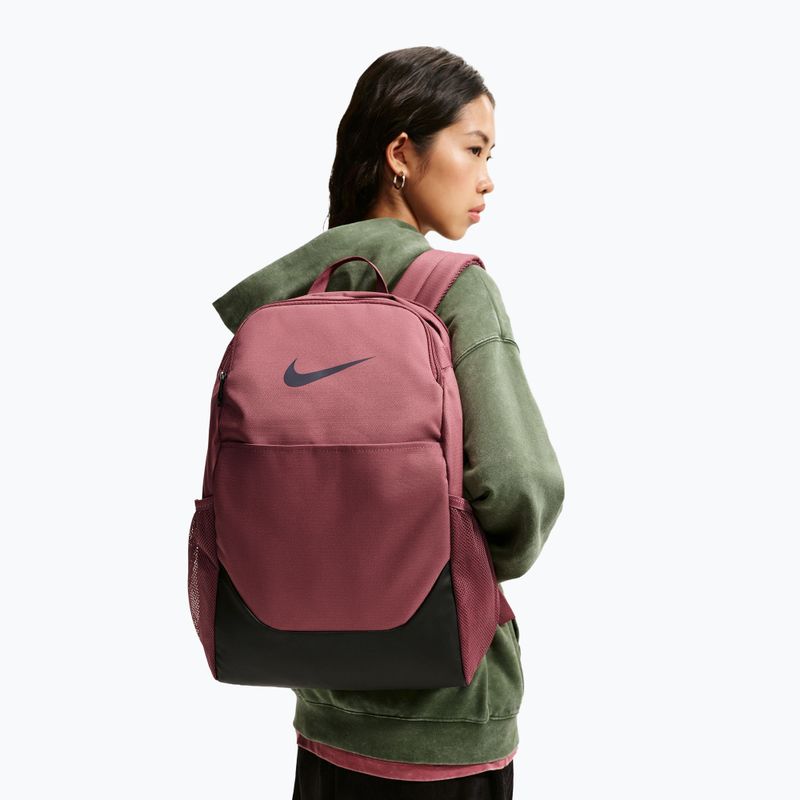 Backpack Nike Brasilia 24 l pink smoke/black/gridiron 10