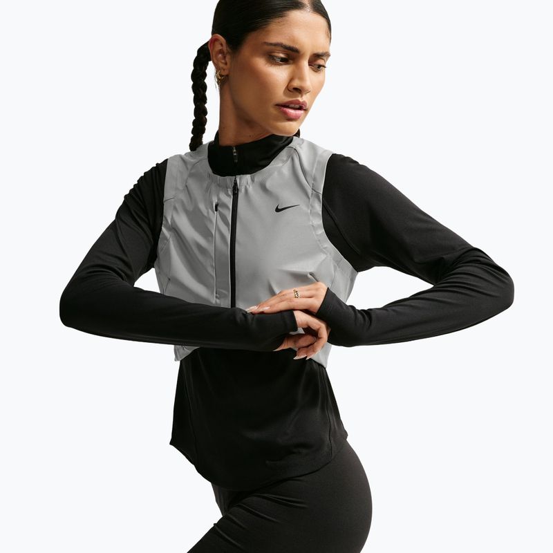 Women's running gilet Nike Swift Flash metallic cool grey/black 5