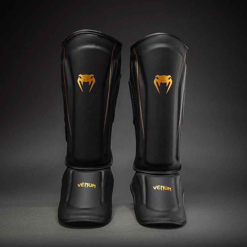 Shin and foot guards Venum Streamline Shin black/gold 2