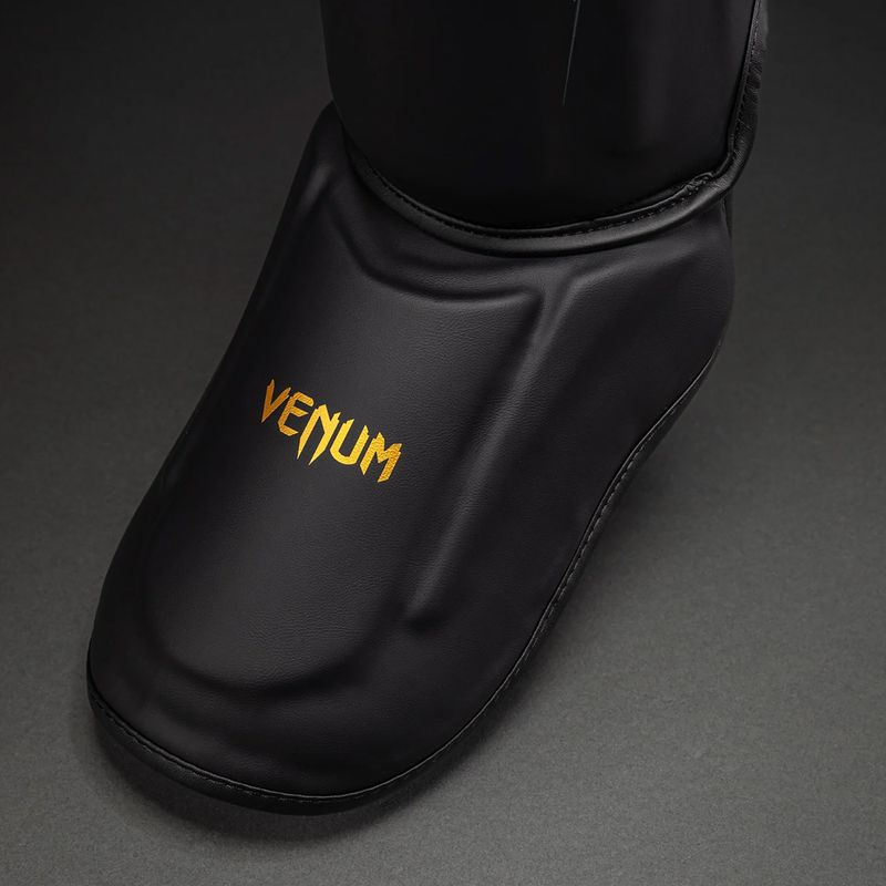 Shin and foot guards Venum Streamline Shin black/gold 3