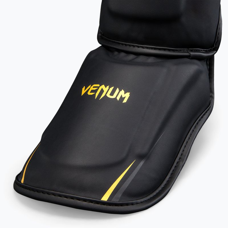 Shin guards Venum G-Core Shin black/gold 4