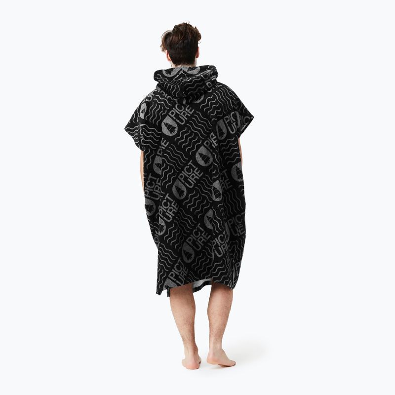 Picture Landsom black logo poncho 9