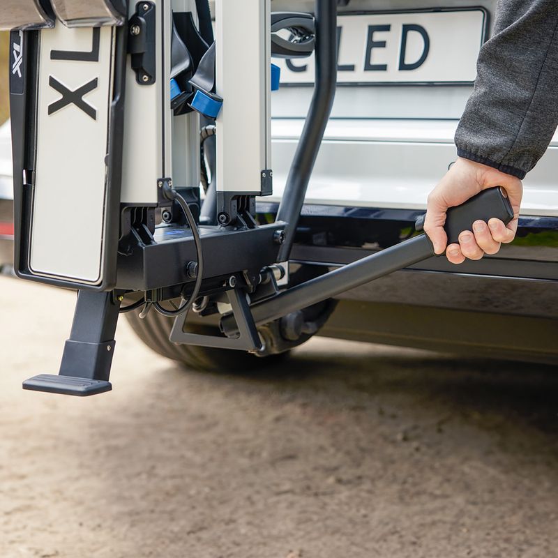 XLC Azura Xtra LED 2Bikes hitch rack silver/black 9