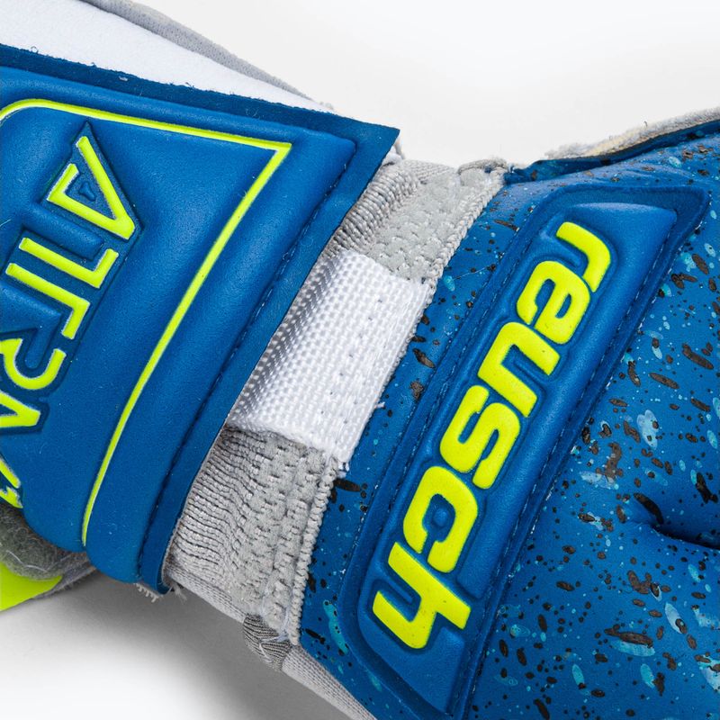 Reusch Attrakt Freegel Fusion Ortho-Tec Goalkeeper Gloves grey 5270990 5