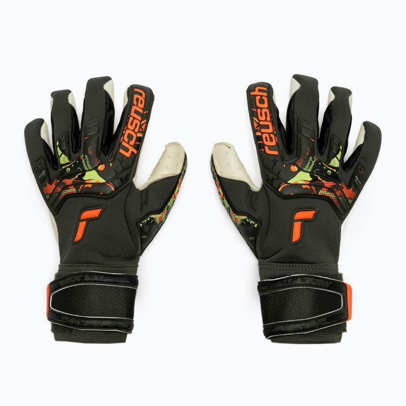 Reusch Attrakt Speedbump goalkeeper gloves green 5370039-5556