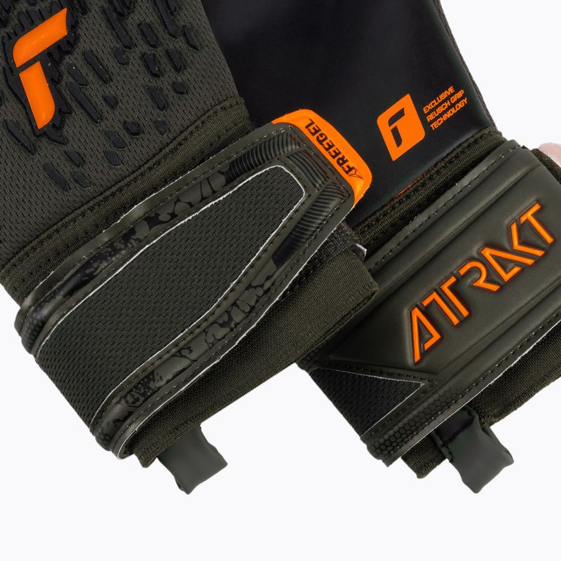 Reusch Attrakt Freegel Silver green-orange goalkeeper's gloves 5370035-5555 4