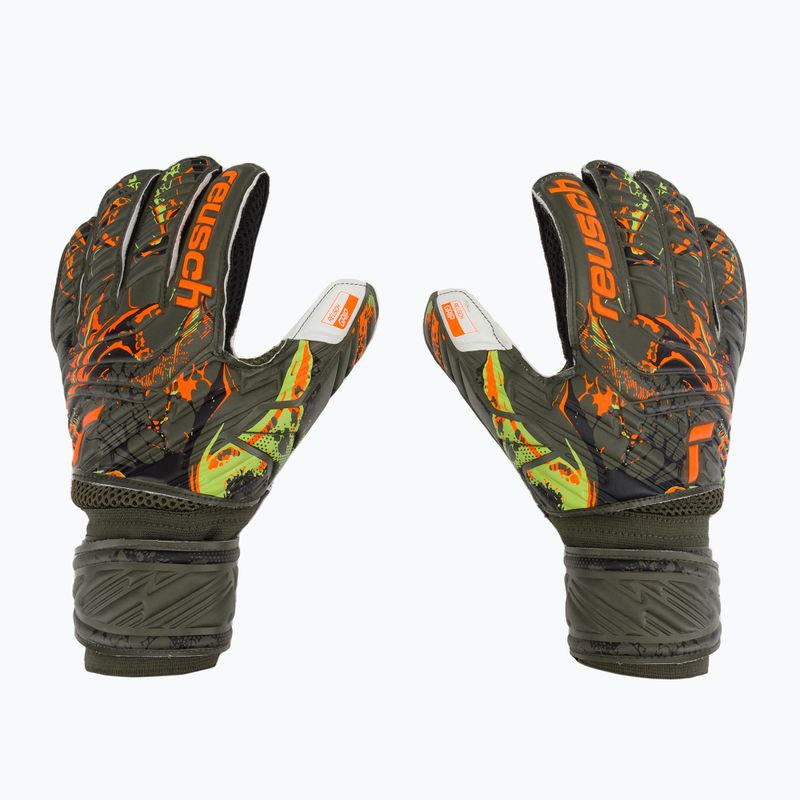 Reusch Attrakt Grip goalkeeper gloves green 5370018-5556