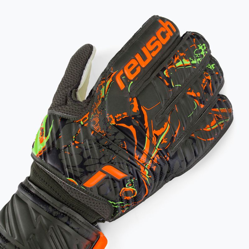 Reusch Attrakt Solid green goalkeeper's gloves 5370016-5556 3