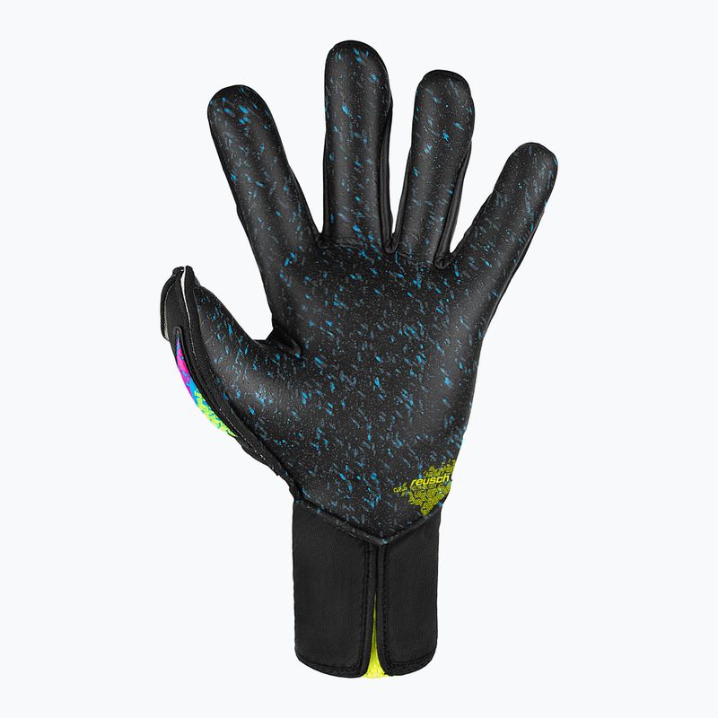 Reusch Attrakt Fusion Strapless goalkeeper gloves black/safety yellow/black 3