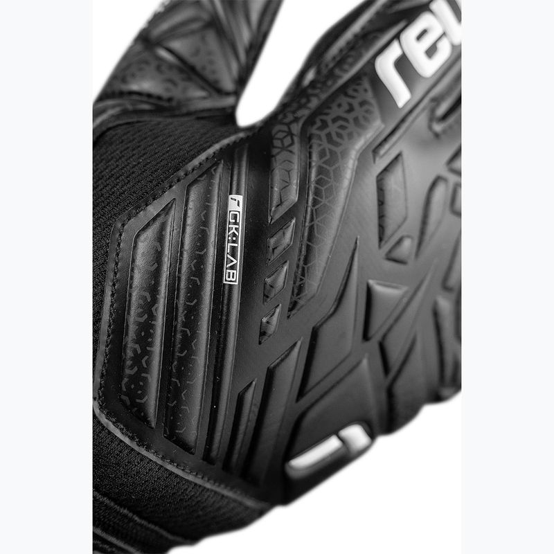 Reusch Attrakt Resist goalkeeper gloves black 7
