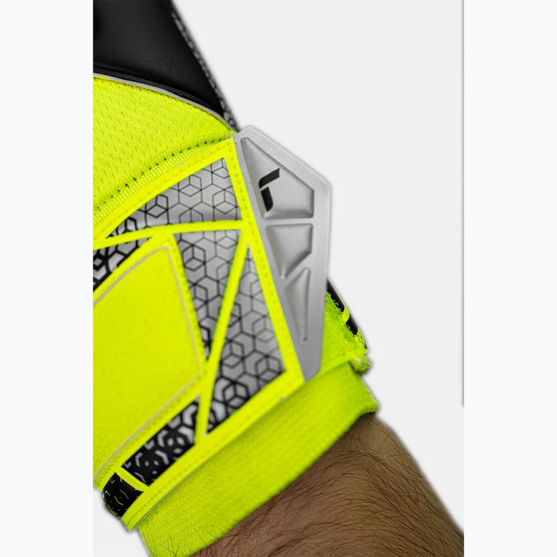 Reusch Attrakt Freegel Silver Junior safety yellow/silver/black children's goalkeeping gloves 7