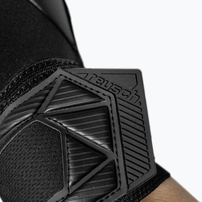 Goalkeeper gloves Reusch Attrakt Freegel Infinity black 8