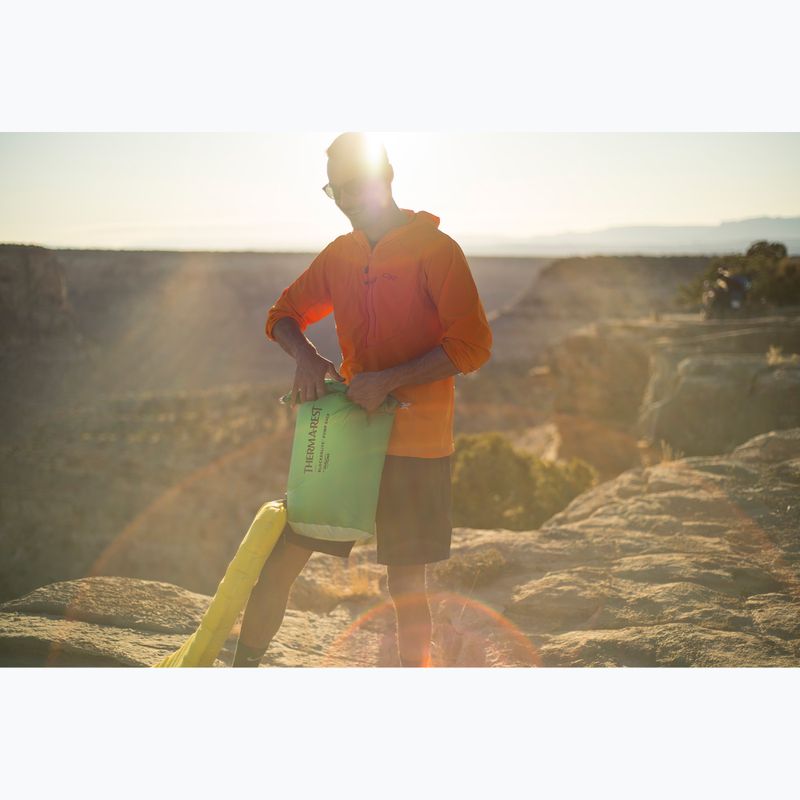 Sack with pump function Therm-A-Rest BlockerLite green 3
