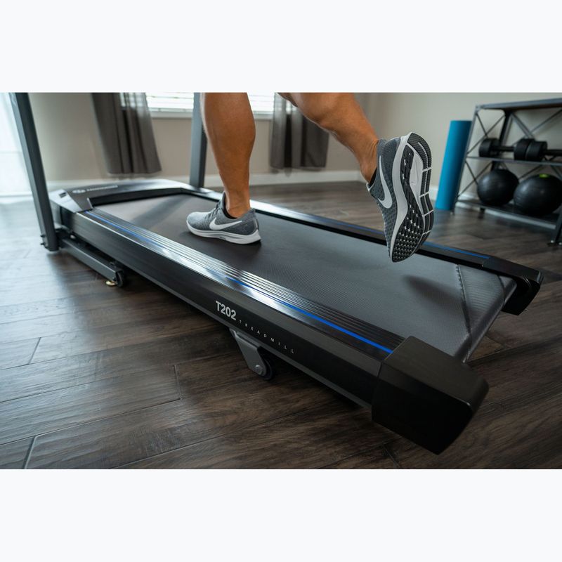 Horizon Fitness T202 electric treadmill black 9