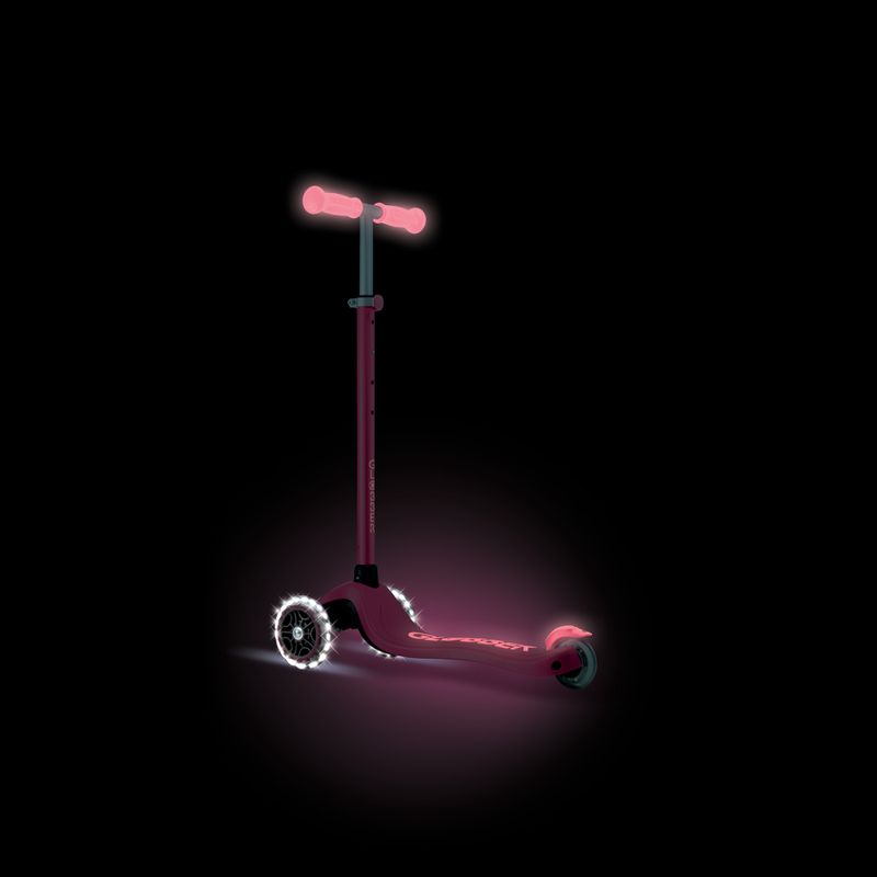 Children's three-wheeled scooter Globber Primo Plus Glow Lights coral pink 11