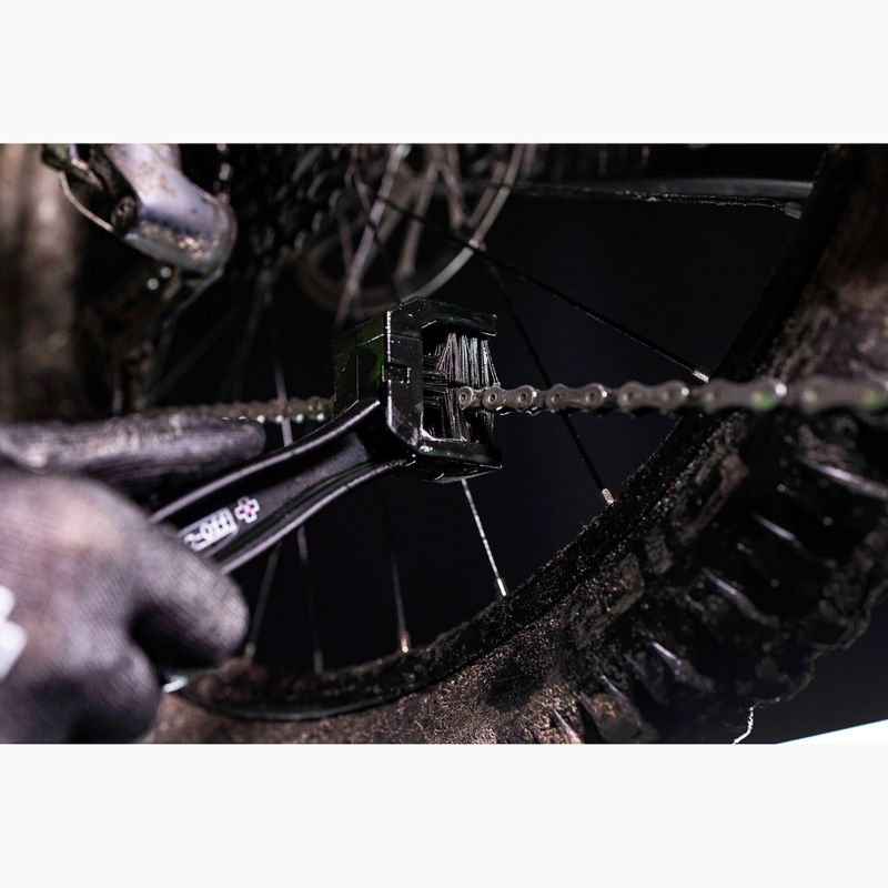 Chain cleaning brush Muc-Off Bike Chain Brush 2