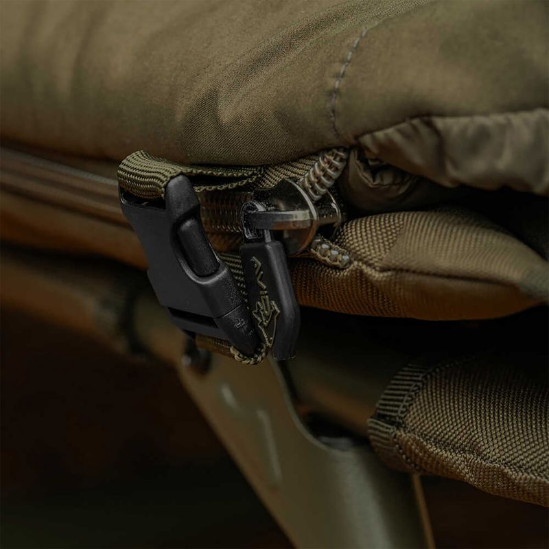 Avid Carp Revolve X System bed 6