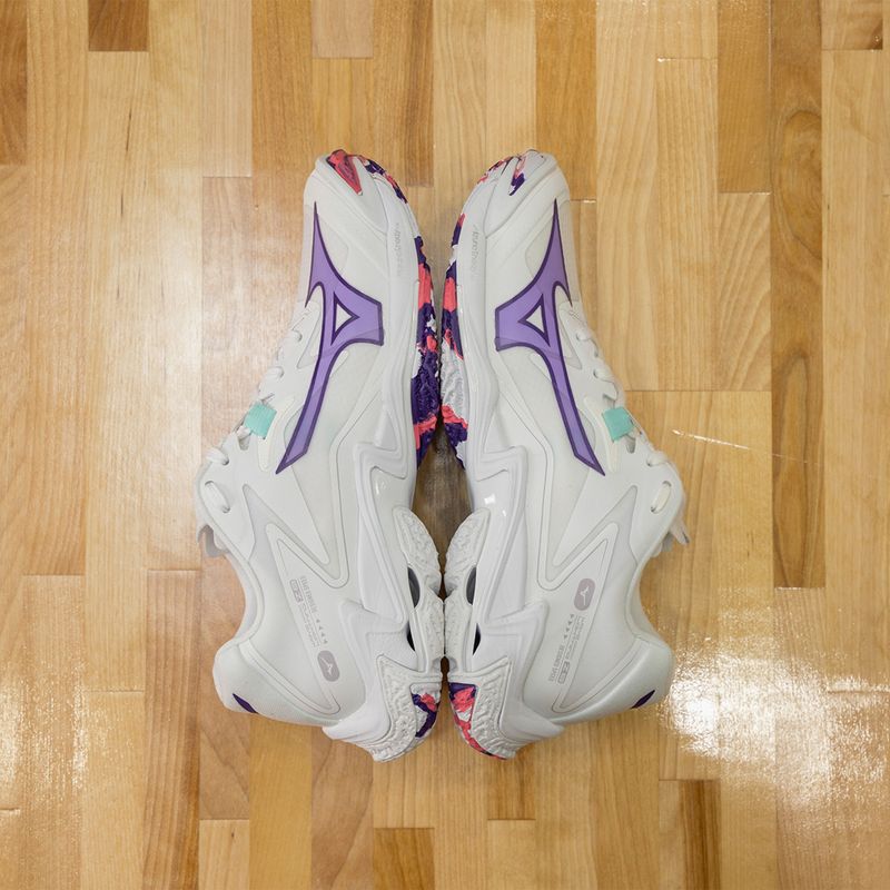 Women's volleyball shoes Mizuno Wave Lightning Z8 white/violet indigo/camelliaros 15