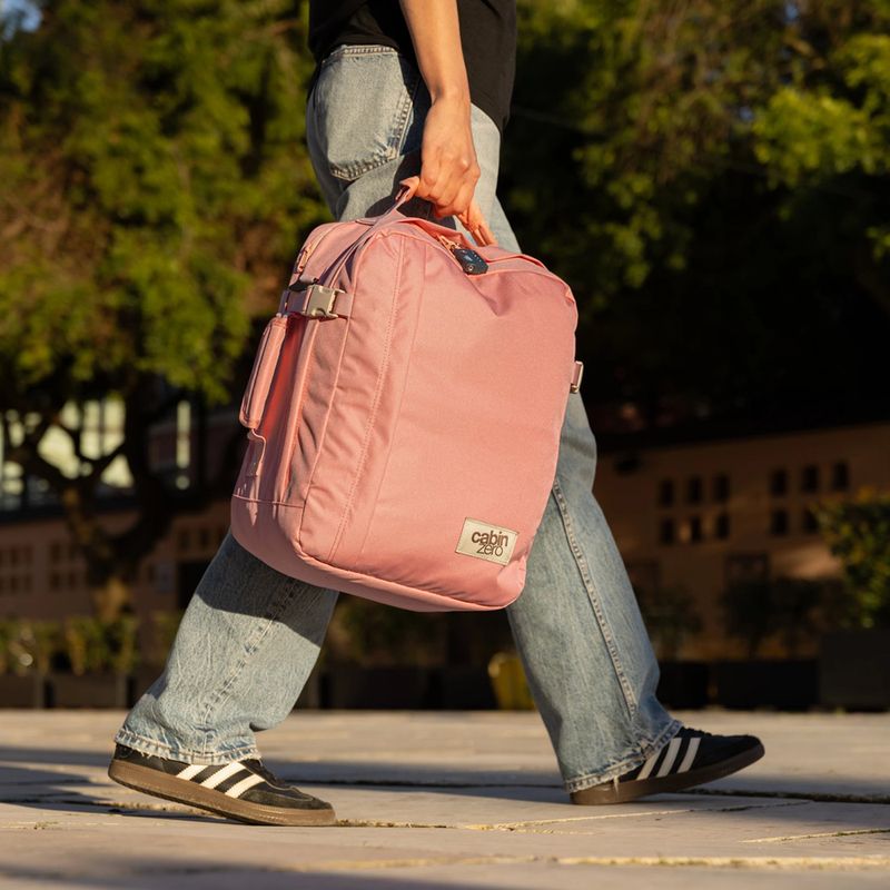 Hiking backpack CabinZero Classic Tech 28 and pink 16
