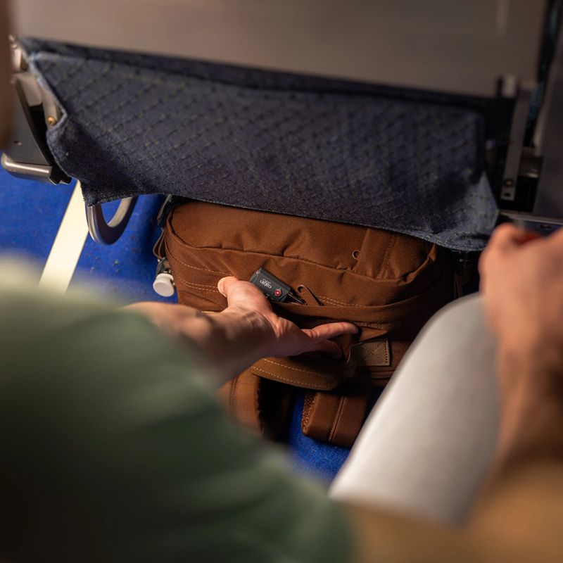 Hiking backpack CabinZero Classic Tech 28 l redwood 16