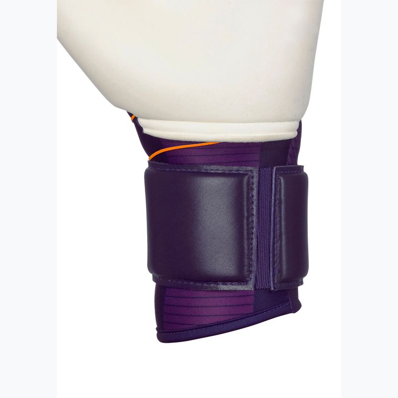 SELECT 88 Pro Grip v24 purple/white goalkeeper's gloves 5