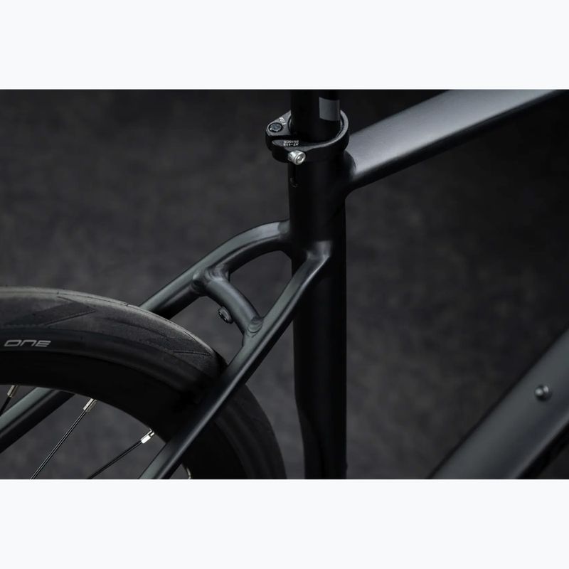 Road bike KROSS Alta 4.0 black/graphite/mat 17