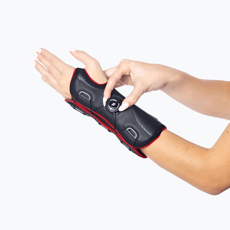 Left wrist stabilizer MSupport Red black 2