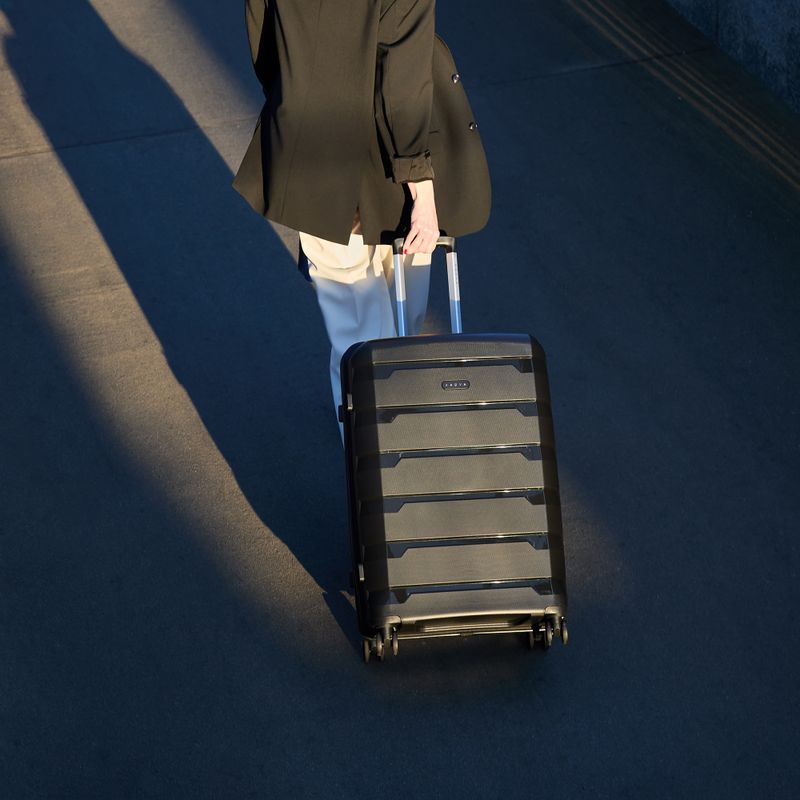 Medium travel suitcase KADVA Cayes 75 l black 14