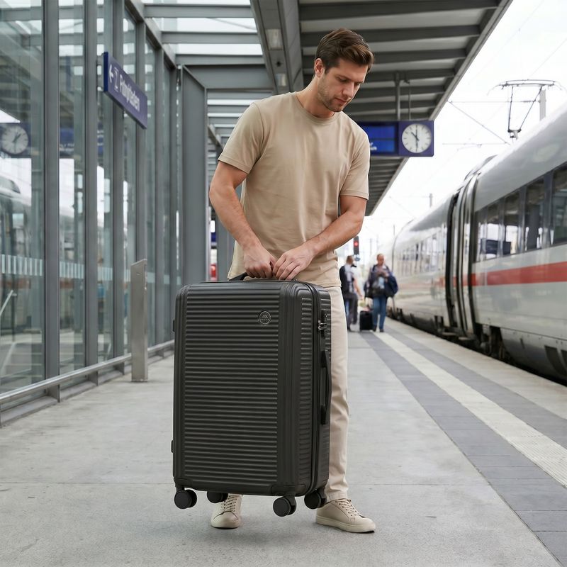Medium travel suitcase KADVA Palero 64 l black 16